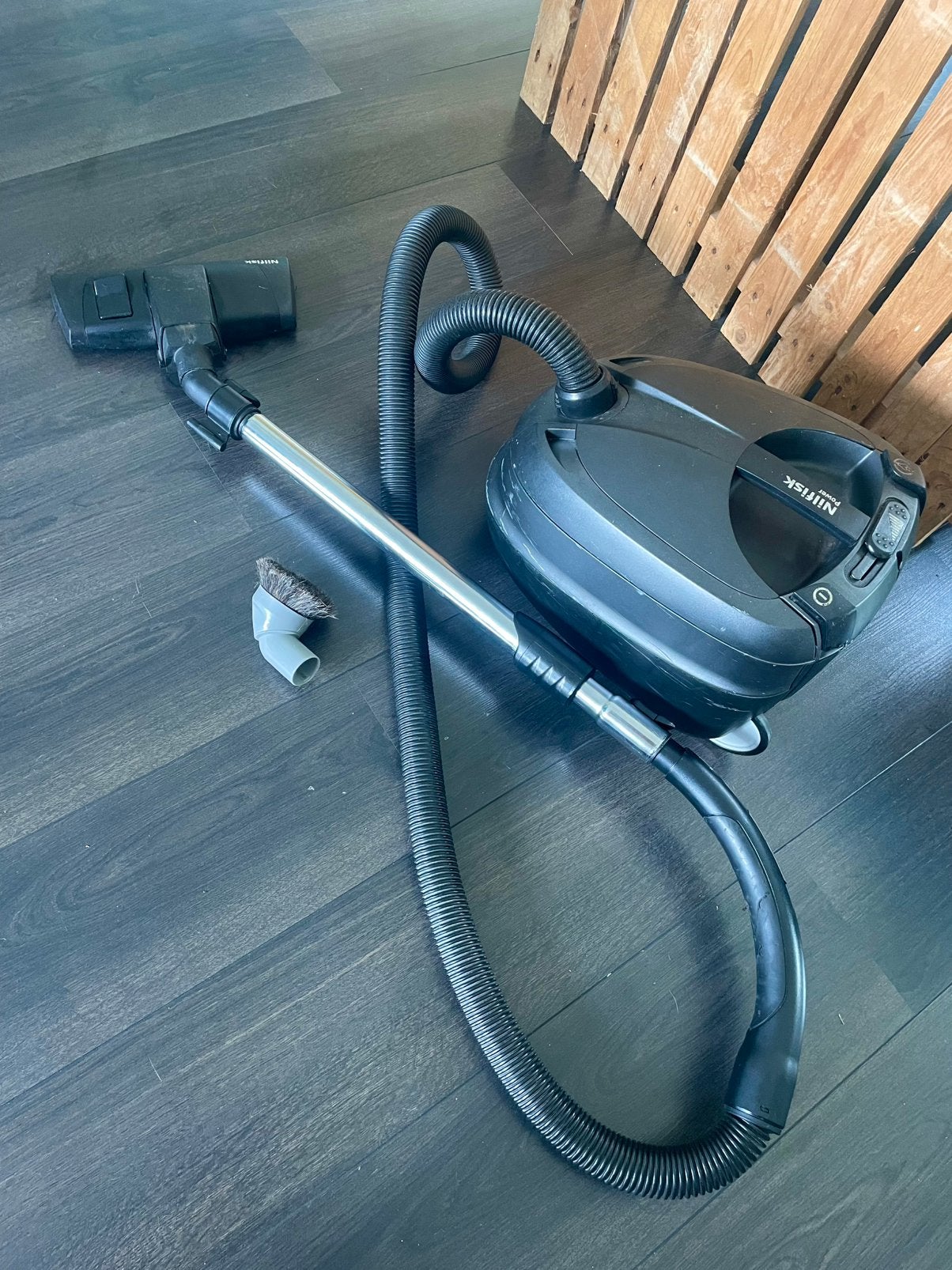 Nilfisk Power Stofzuiger 1600W Krachtig Werkt (Stang Defect), Witgoed en Apparatuur, Stofzuigers, Ophalen, Zo goed als nieuw