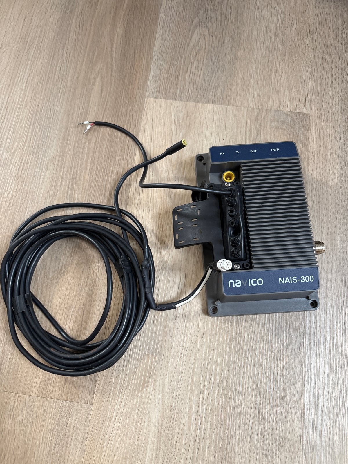 Navico NAIS-300 Klasse B AIS Transponder incl STNG kabel, Ophalen of Verzenden, Gebruikt, Kabel of Apparatuur