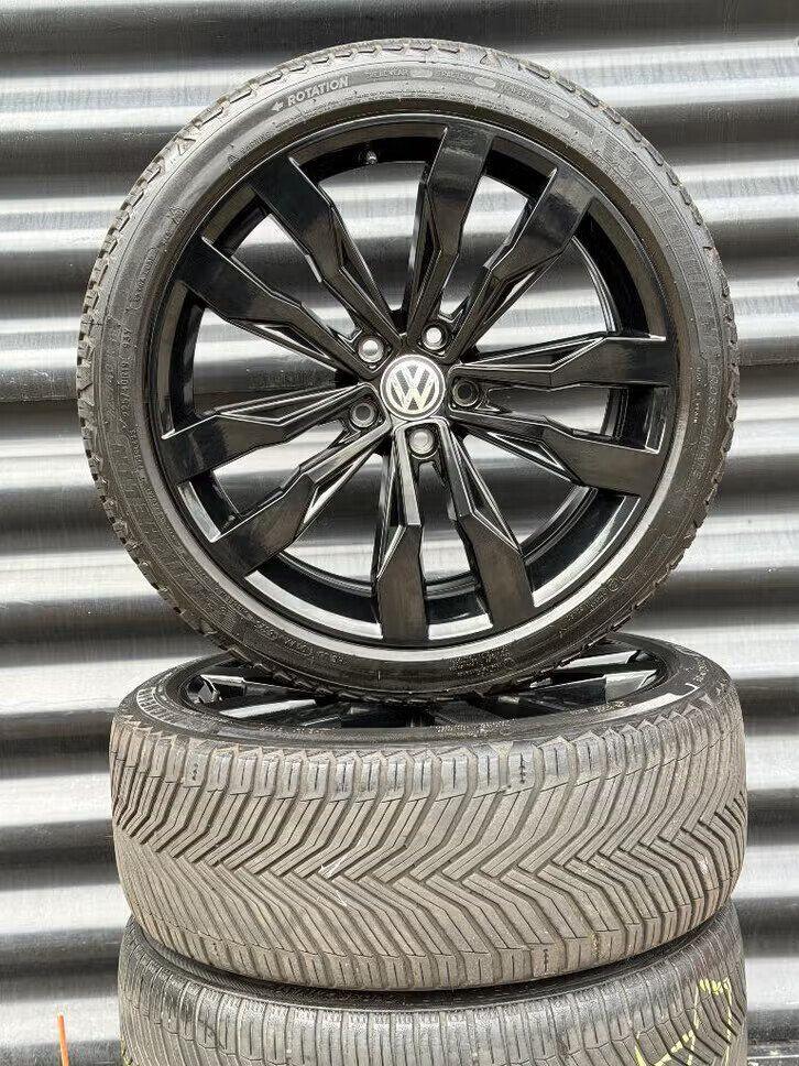 NWE 19 VW T-Roc R Suzuka velgen 4 season banden, Auto-onderdelen, Banden en Velgen, Gebruikt, Banden en Velgen, All Season, 225 mm