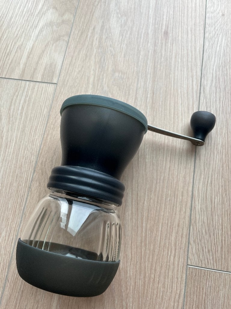 Hario Skerton koffiemolen, Verzenden, Zo goed als nieuw, Overige merken, Koffiemolen