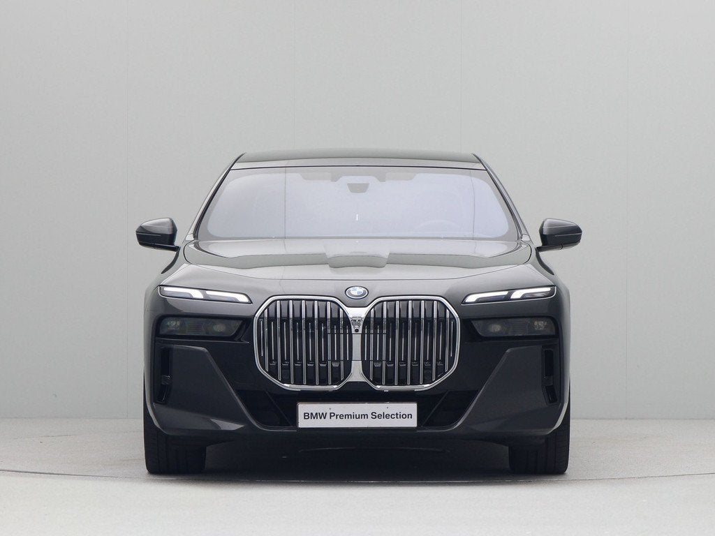 BMW 7 Serie 750e xDrive M Sport Accu conditie 99% (bj 2024), Auto's, BMW, Automaat, Gebruikt, Automatische klimaatregeling, Overige brandstoffen