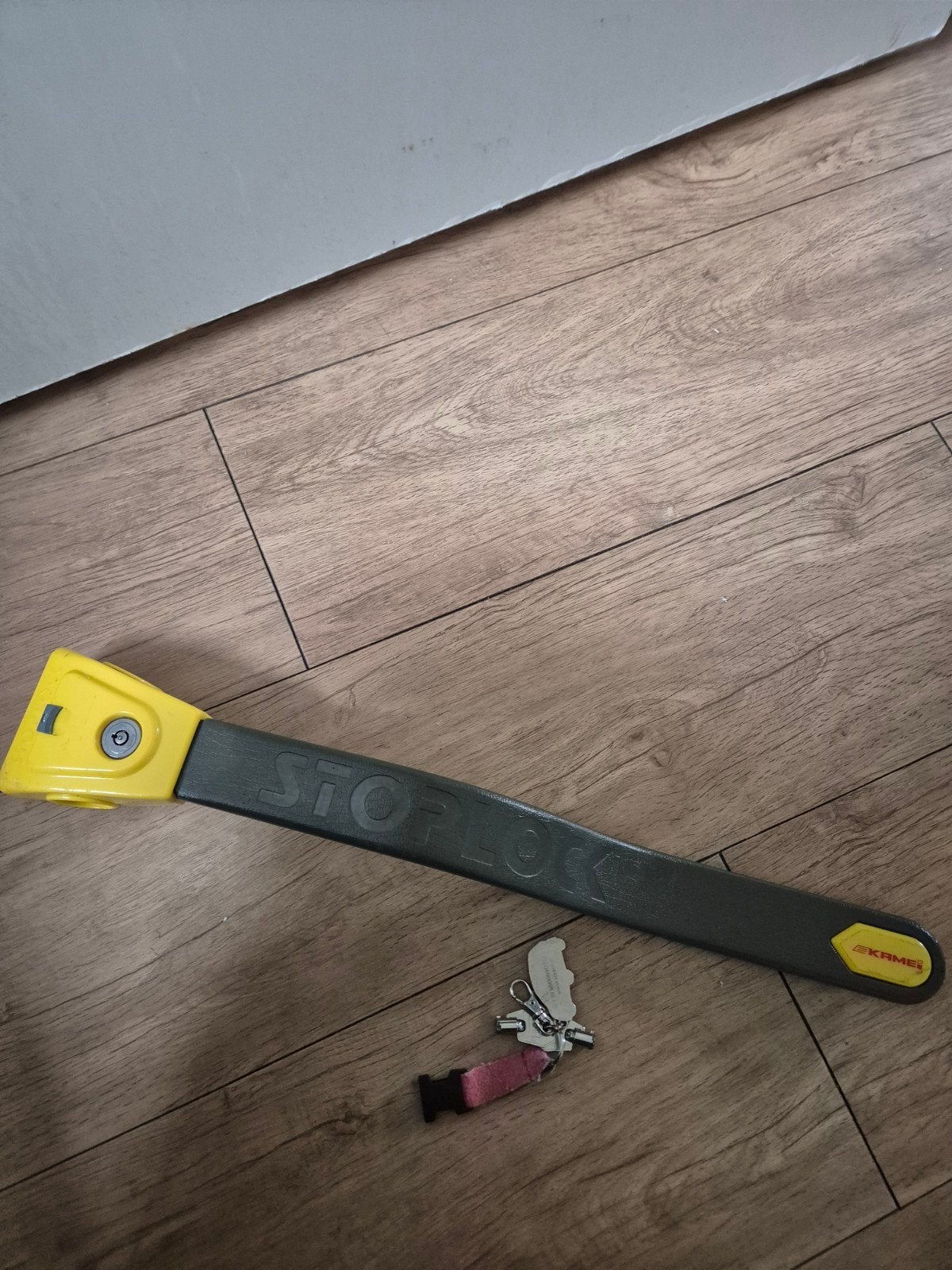 Kame stuur slot voor auto, Ophalen, Zo goed als nieuw