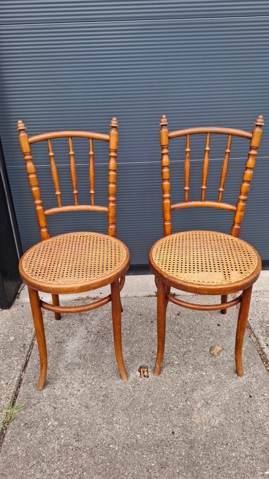 2 Thonet Fischel stoelen. origineel, Ophalen