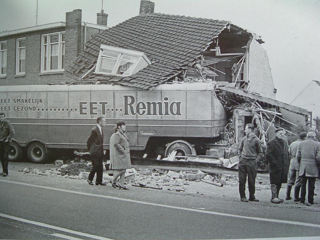 Nederlanders onderweg., 20e eeuw of later, Ophalen of Verzenden, E. Somers, Zo goed als nieuw