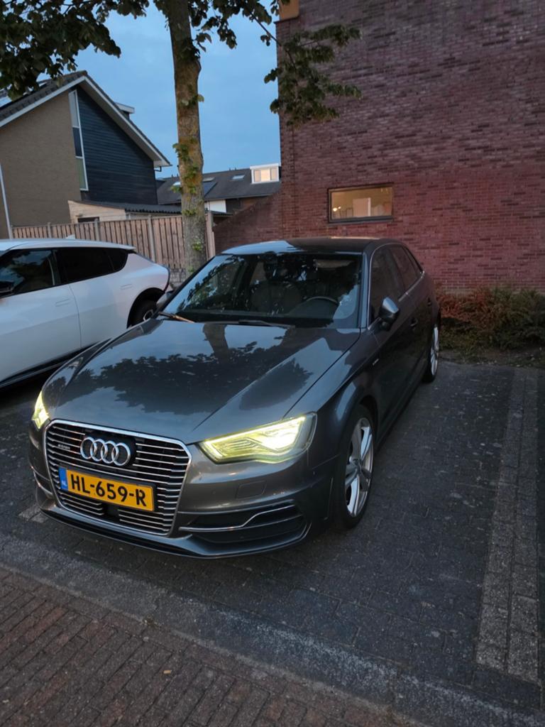 Audi a3 e-tron 2015, Ophalen, Audi