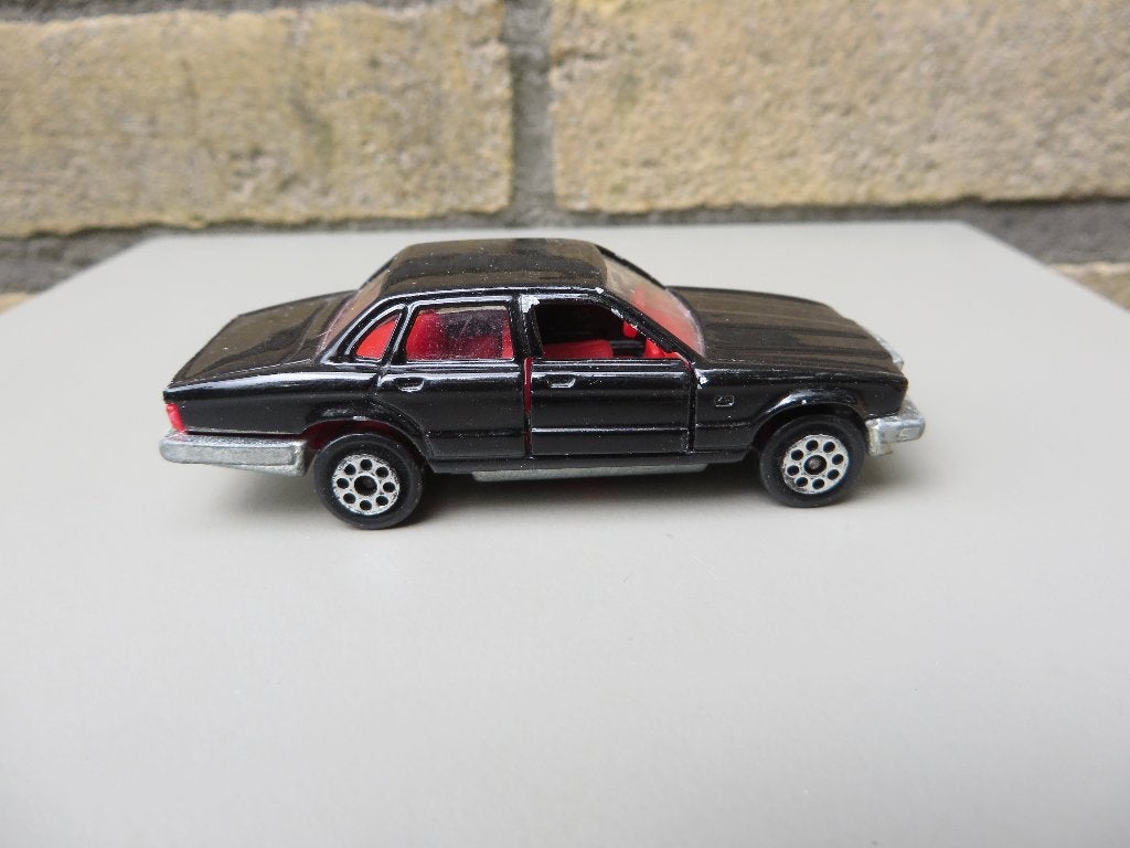 Majorette Jaguar XJ6 zwart, Ophalen of Verzenden, Gebruikt, Auto