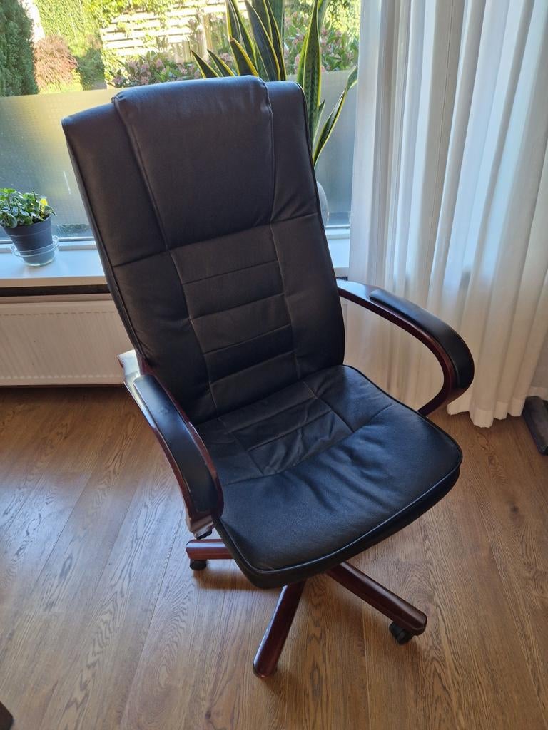 Zwarte Bureaustoel met Houten Details. AFHALEN, Ophalen, Gebruikt, Zwart, Bureaustoel