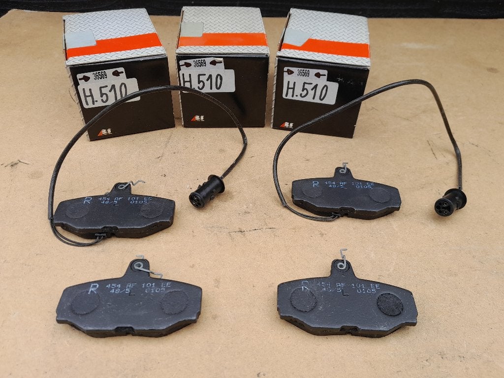 REMBLOK SET - NIEUW - JAGUAR COUPE en DAIMLER XJ40 / XJ81 -, Auto-onderdelen, Verzenden, Nieuw, Oldtimer onderdelen