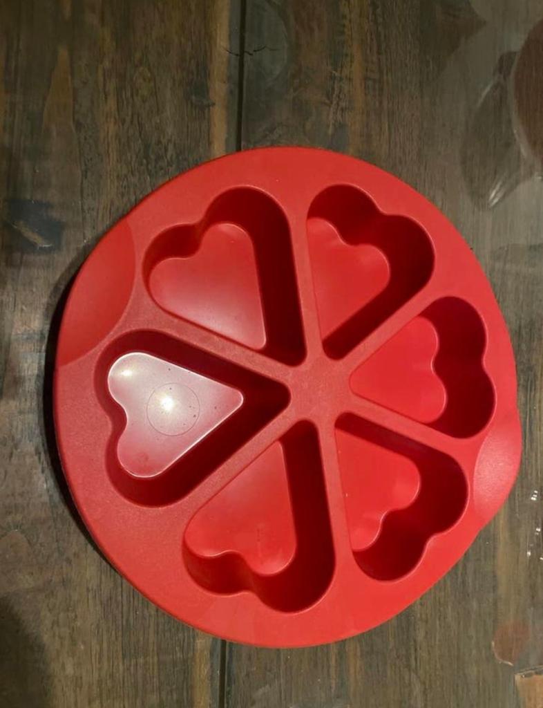Nieuwe Tupperware siliconen bakvorm hartjes, Ophalen of Verzenden, Nieuw, Rood, Overige typen