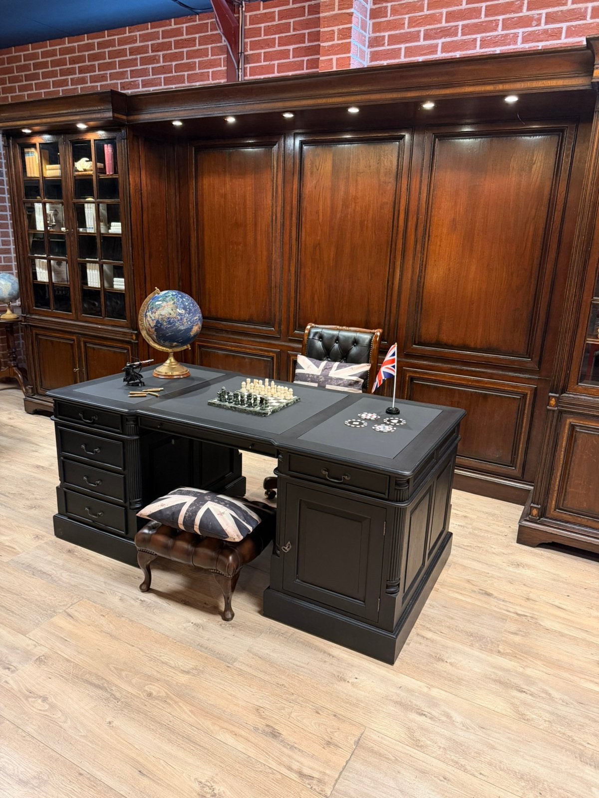 Origineel Engels bureau |Zwart | 180 x 90 cm, Ophalen, Hout, Gosem engelsstraat 7, Zo goed als nieuw