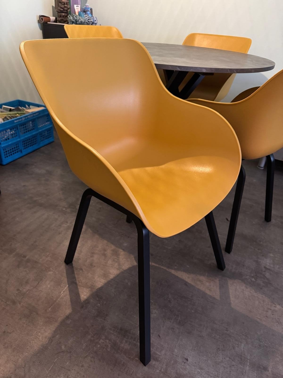 Moderne ronde tafel met 4 stoelen - Geel/Grijs, Gebruikt, 50 tot 100 cm, Rond, Vier personen
