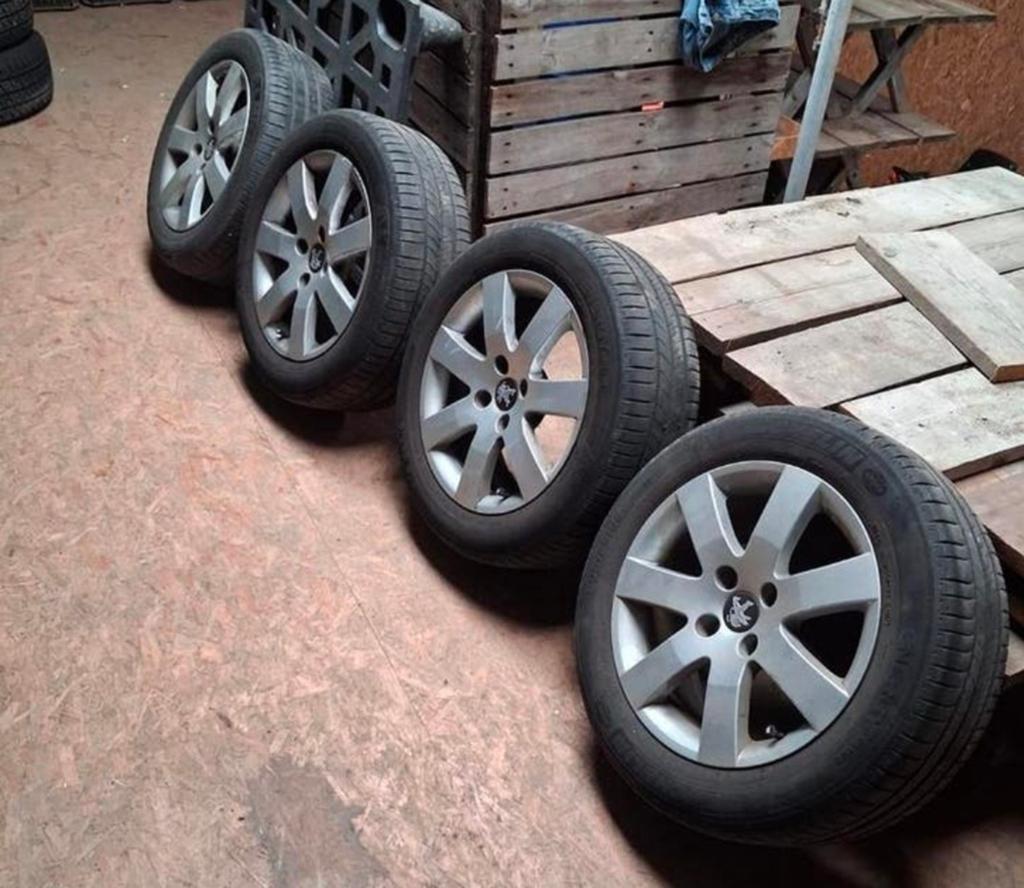 Peugeot 16 inch velgen met Michelin Energy Saver banden, Ophalen