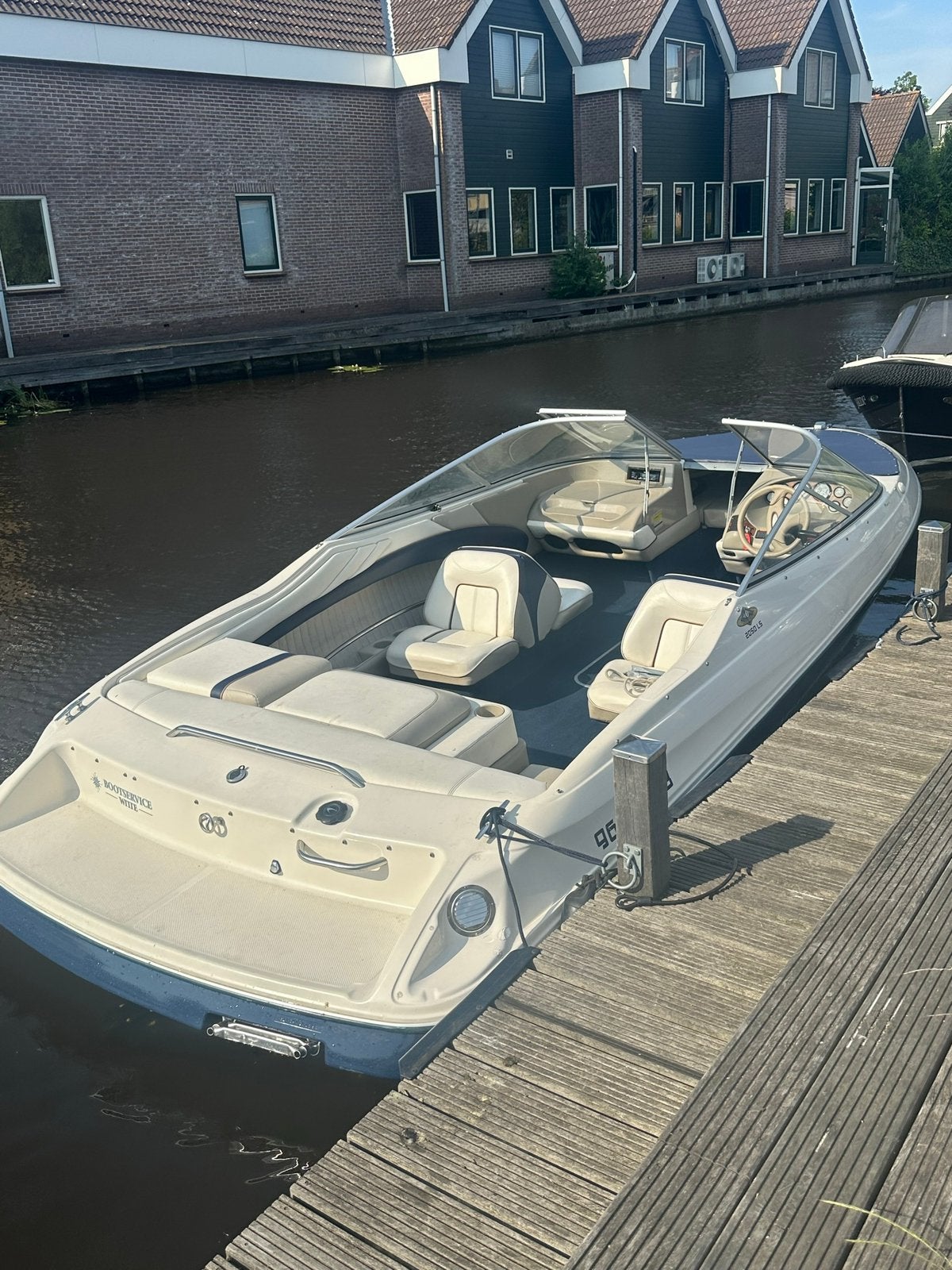Stijlvolle Bayliner capri 2050 LS Speedboot 210pk, Watersport en Boten, Gebruikt, Binnenboordmotor, Tot 1.00 meter, Ophalen of Verzenden