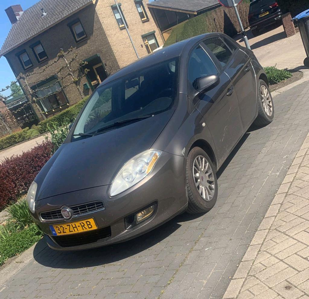 Fiat Bravo 1.4 16V 120 5DR 2008 Bruin apk!, Auto's, Fiat, Voorwielaandrijving, 15 km/l, 4 cilinders, Bruin