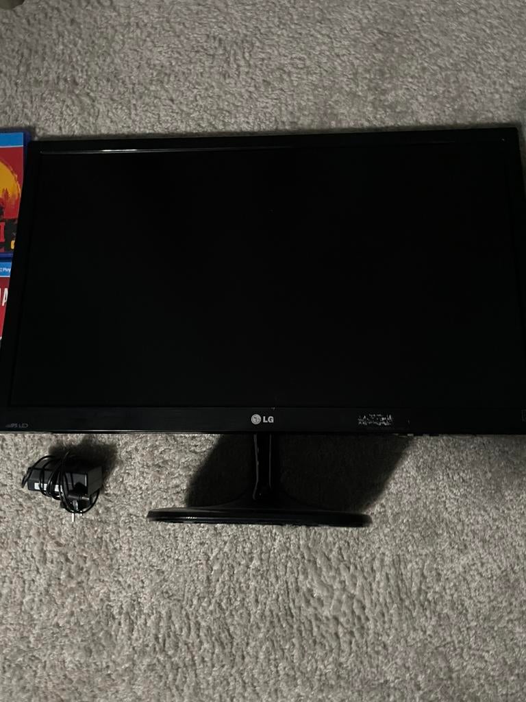 Playstation 4 slim met monitor en 4 spellen, Spelcomputers en Games, Games | Sony PlayStation 4, Gebruikt, 1 speler, Vanaf 7 jaar