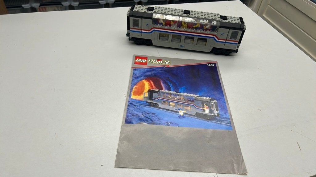SB2772 Lego trein wagon 4547 metroliner clubwagon, Kinderen en Baby's, Ophalen of Verzenden, Zo goed als nieuw
