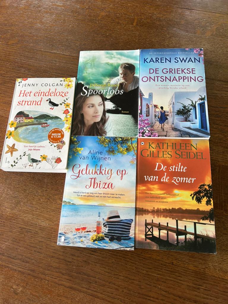 Het eindeloze strand - Jenny Colgan (Feelgood roman), Boeken, Ophalen of Verzenden, Zo goed als nieuw, Europa overig