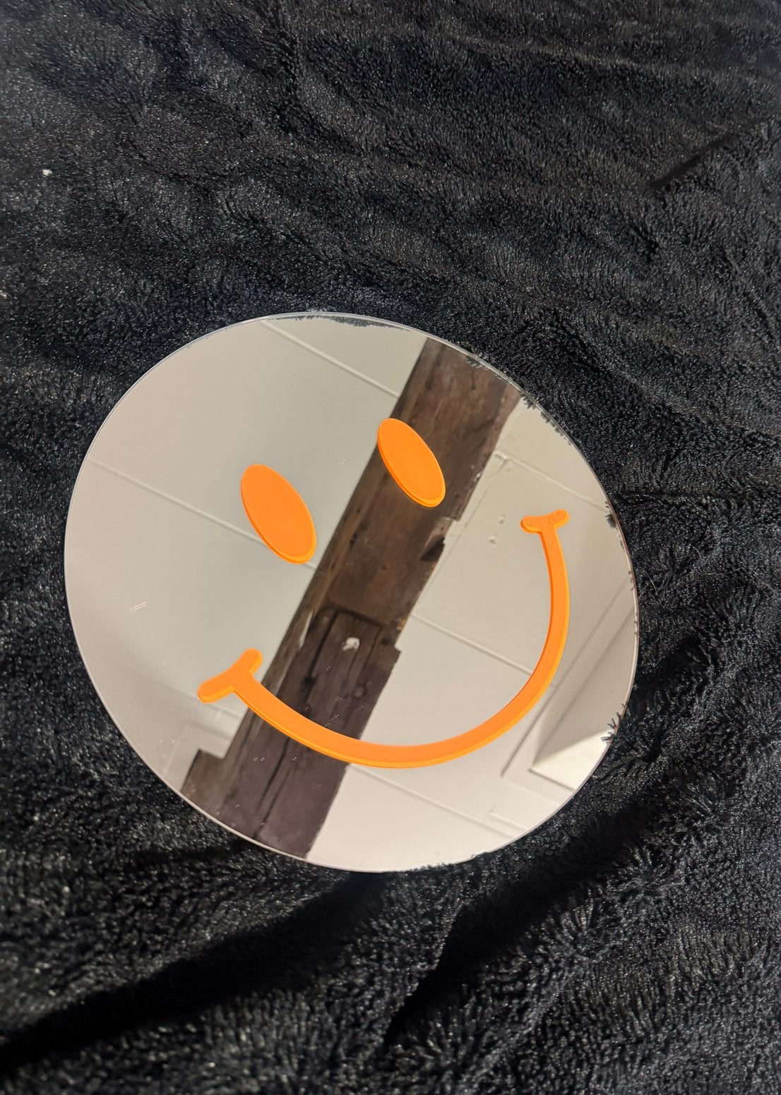 Kleine oranje smiley spiegel, Minder dan 50 cm, Gebruikt, Rond, Ophalen of Verzenden