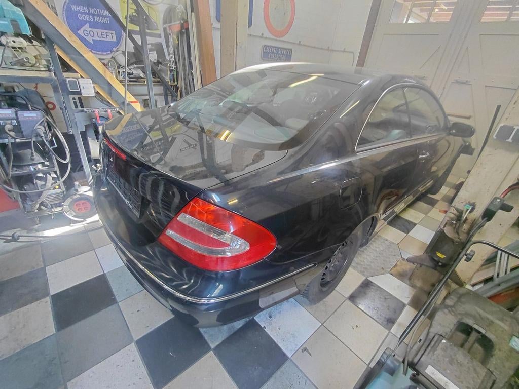 Schade Mercedes CLK 200 Kompressor eleg 2003 Duitse papieren, Auto diversen, Schadeauto's, Zwart, Mercedes-Benz, Ophalen of Verzenden