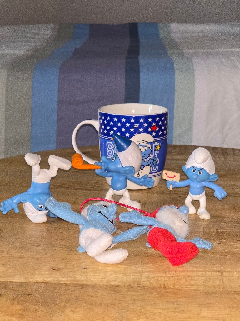 De Smurfen Mok | 2x Pluche Smurf | 3 Smurfen, Verzamelen, Smurfen, Ophalen of Verzenden, Zo goed als nieuw, Verschillende Smurfen