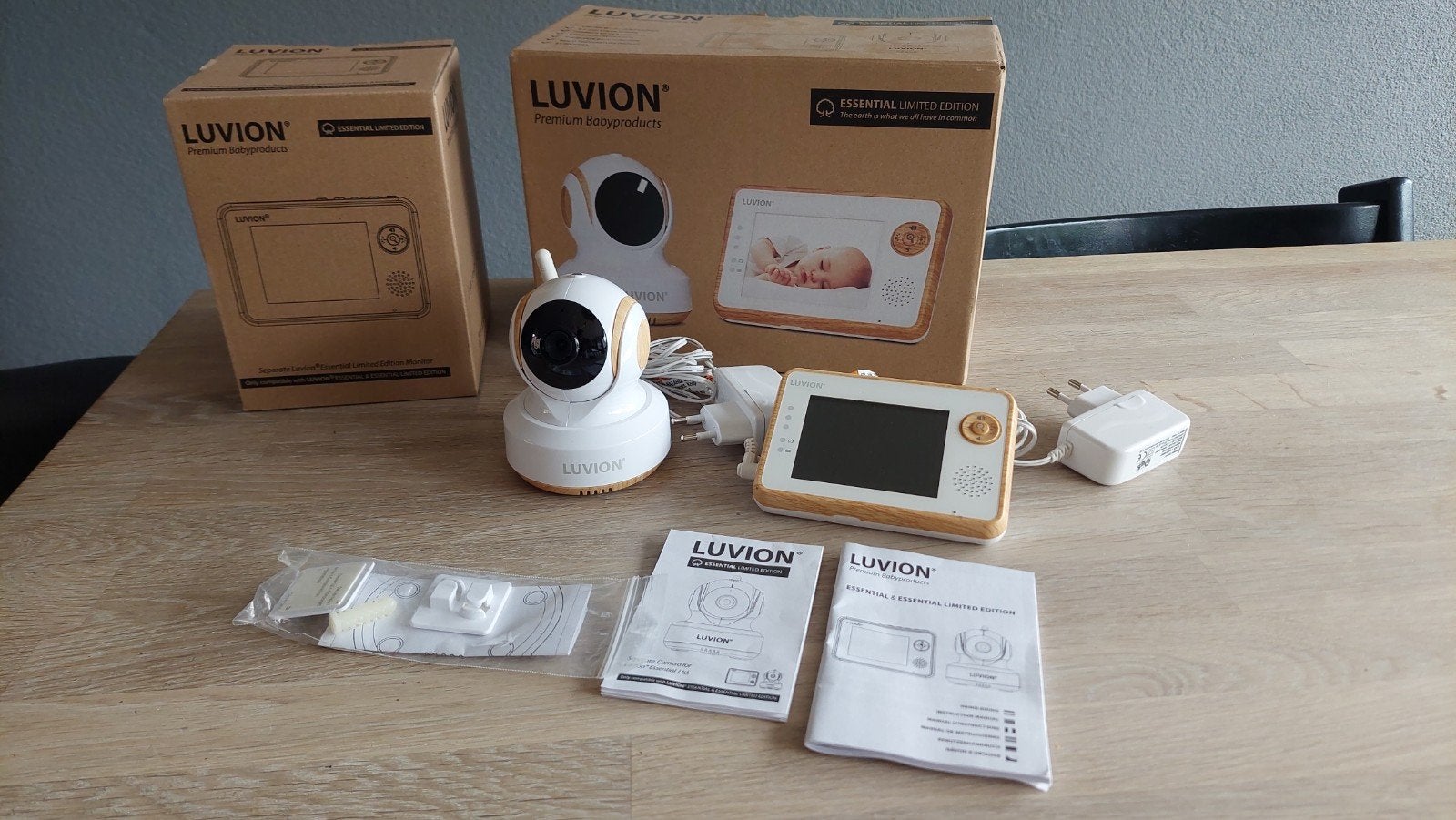 Luvion Essential Limited Edition Babyfoon met Camera, Ophalen of Verzenden, Zo goed als nieuw, 250 meter of meer, Camera