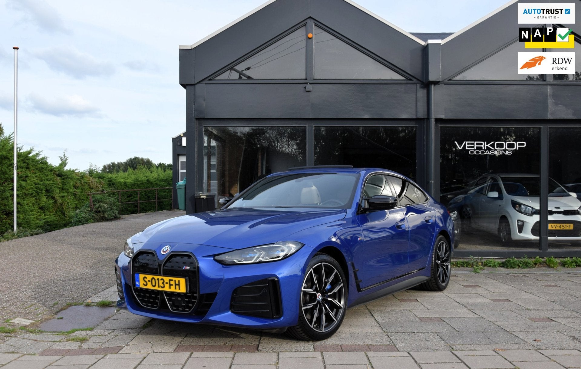 BMW I4 M50 High Executive 84 kWh I Schuifdak I Hud, Gebruikt, 520 km, 110 €/maand, Blauw