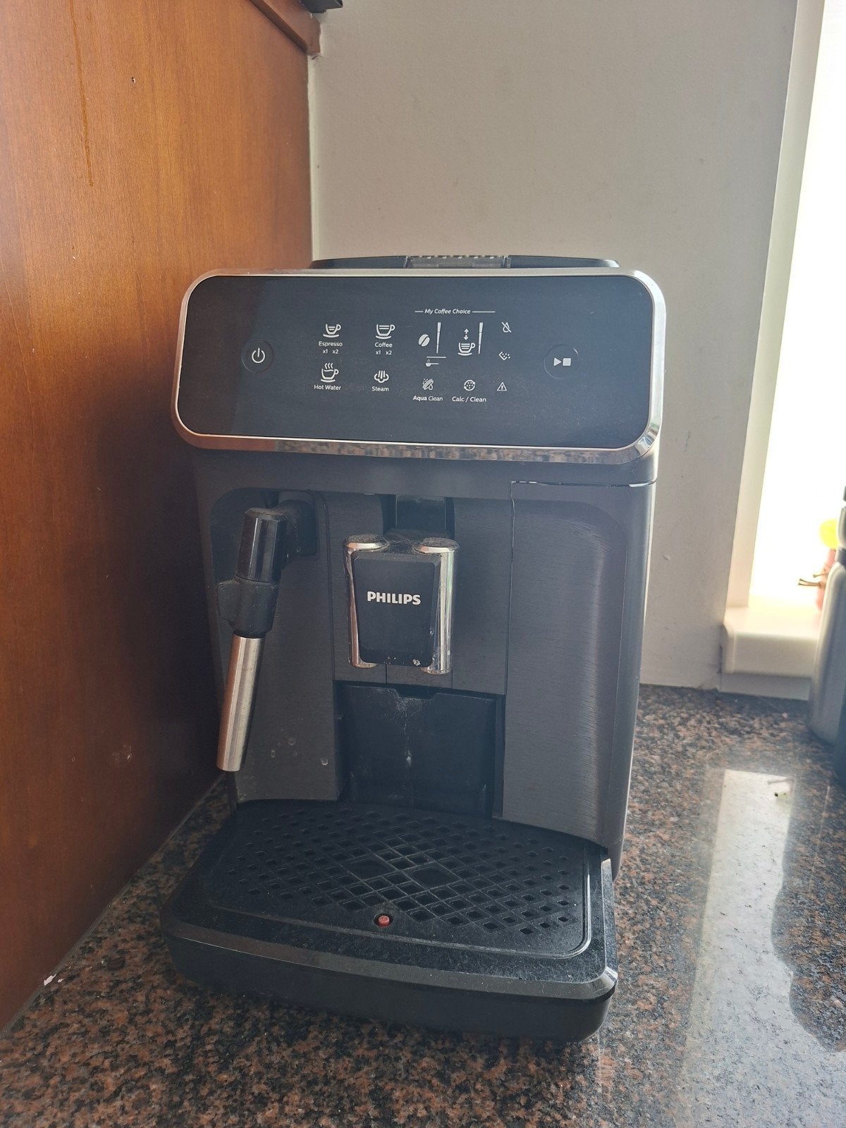 Philips 2200 EP2224 volautomatische espressomachine, Witgoed en Apparatuur, Koffiezetapparaten, Ophalen, Gebruikt, 10 kopjes of meer