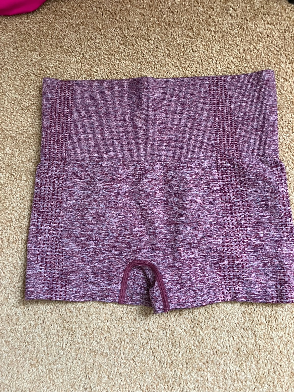 Sportbroekje maat S, Kleding | Dames, Sportkleding, Ophalen of Verzenden, Zo goed als nieuw, Maat 36 (S), Paars
