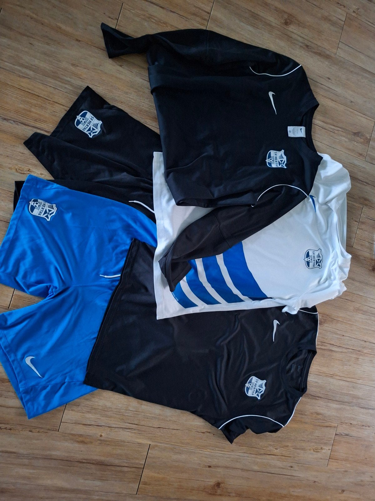 Hertha Vinkeveen sportkleding set - Maat L, Kleding | Dames, Meerkleurig, Nike, Ophalen of Verzenden, Gedragen
