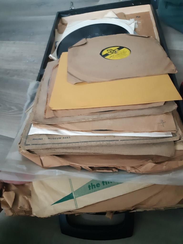 Vintage 78 toeren grammofoonplaten met koffer, Cd's en Dvd's, Vinyl | Overige Vinyl, Ophalen, Voor 1960, Gebruikt, 10 inch
