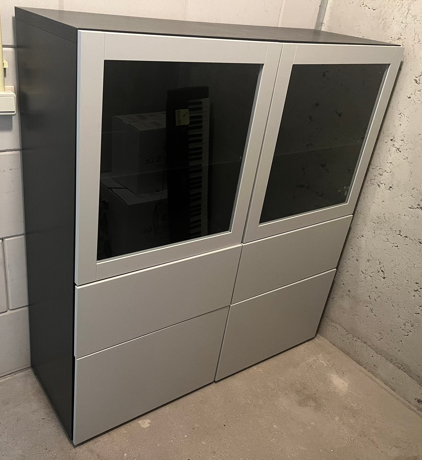 GRATIS Ikea Besta boekenkast cabinet/bookshelves w. drawers, Ophalen, Gebruikt, 100 tot 150 cm, 100 tot 150 cm