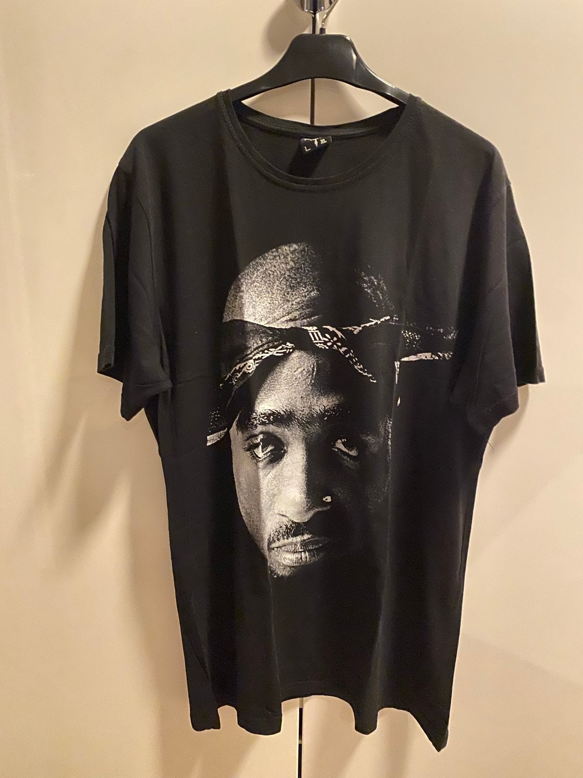 Tupac Shakur T-shirt Zwart Maat L, Ophalen of Verzenden, Gedragen, Maat 52/54 (L), Zwart
