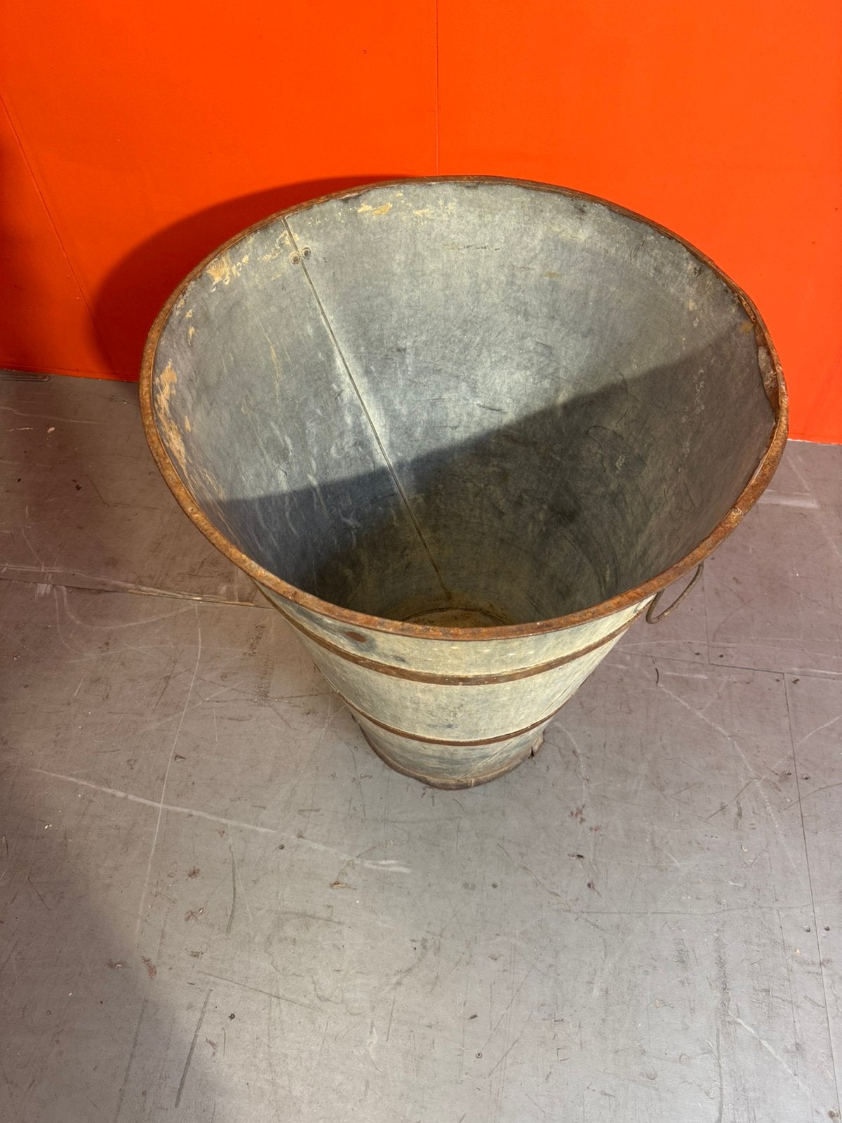 2 zeer grote zinken tonnen, voor buiten of decoratie, 40 cm of meer, Rond, Ophalen of Verzenden, Zo goed als nieuw