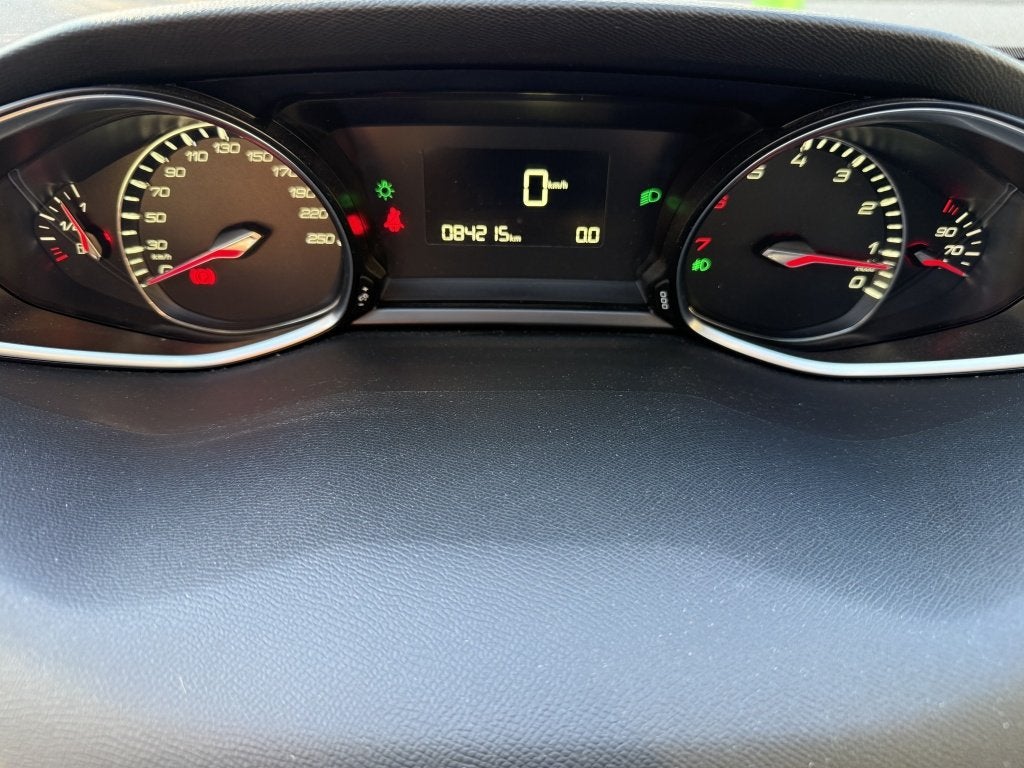 Foto 13 van Peugeot 308 1.6 THP Allure airco pano navi trekhaak