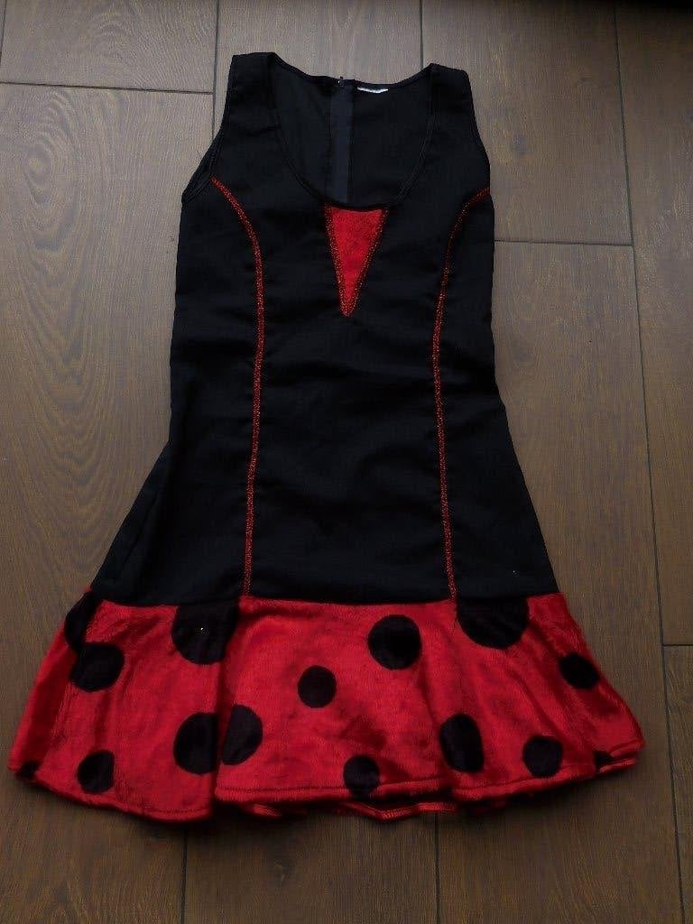 carnaval.Jurk.Lengte 85 cm.Oksel tot oksel 74 cm. zwart/rood, Maat 38/40 (M), Carnaval, Ophalen of Verzenden, Zo goed als nieuw