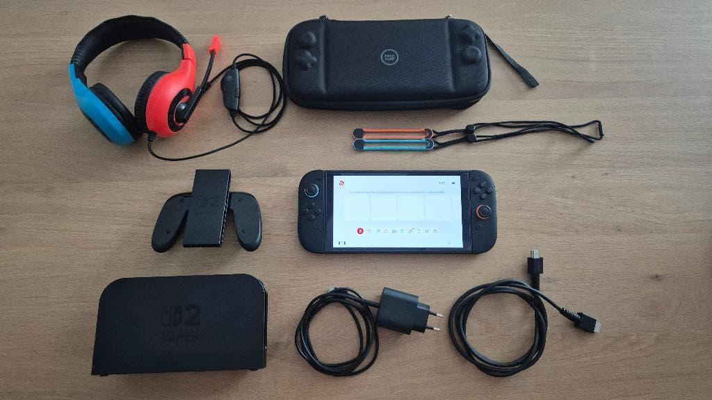 Nintendo Switch 2 / Games / Headset / AC adapter / 8bitDO, Met 2 controllers, Ophalen of Verzenden, Zo goed als nieuw, Met harde schijf