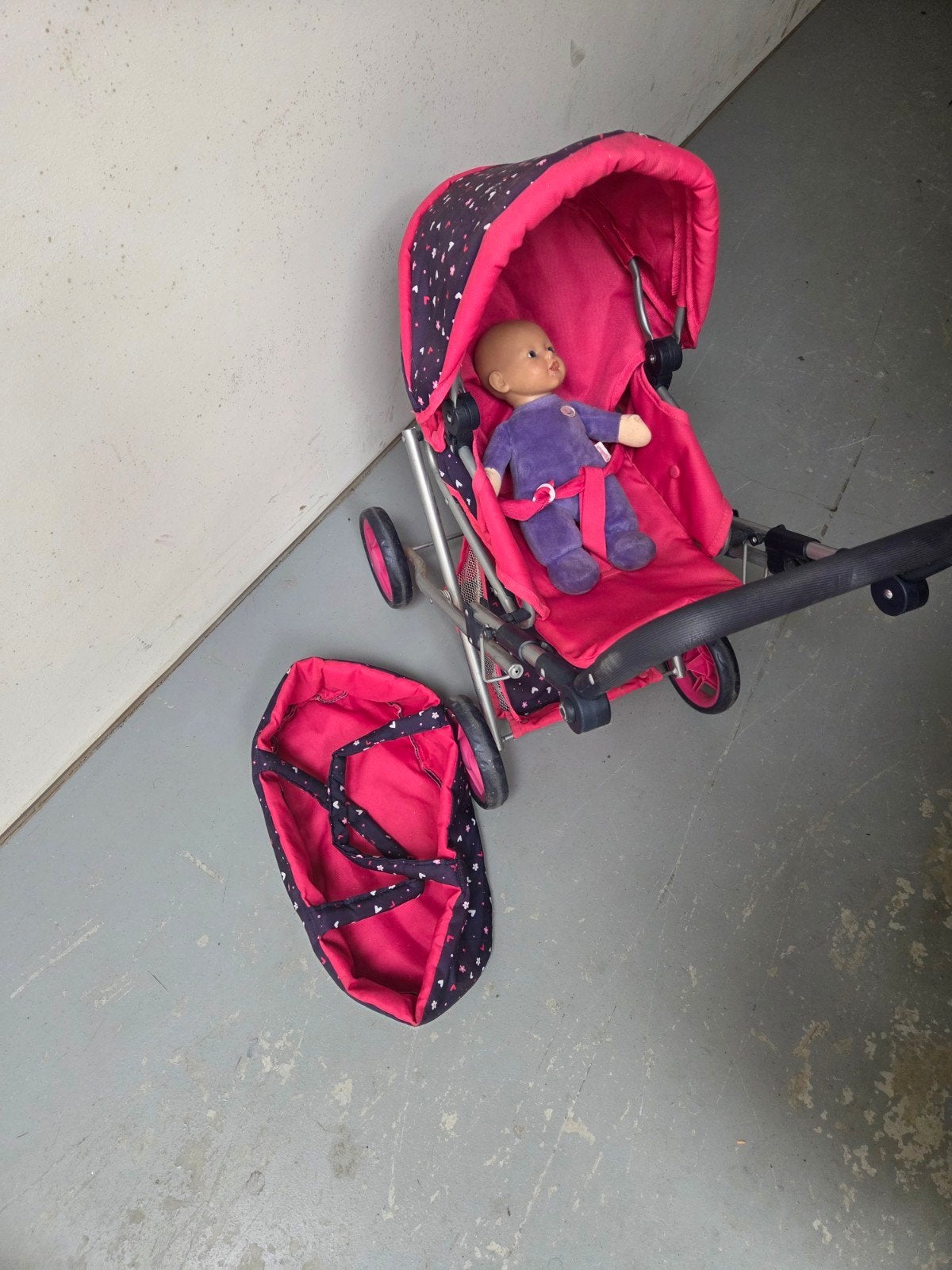 Poppenwagen met babypop en draagmand, Kinderen en Baby's, Speelgoed | Poppen, Verzenden