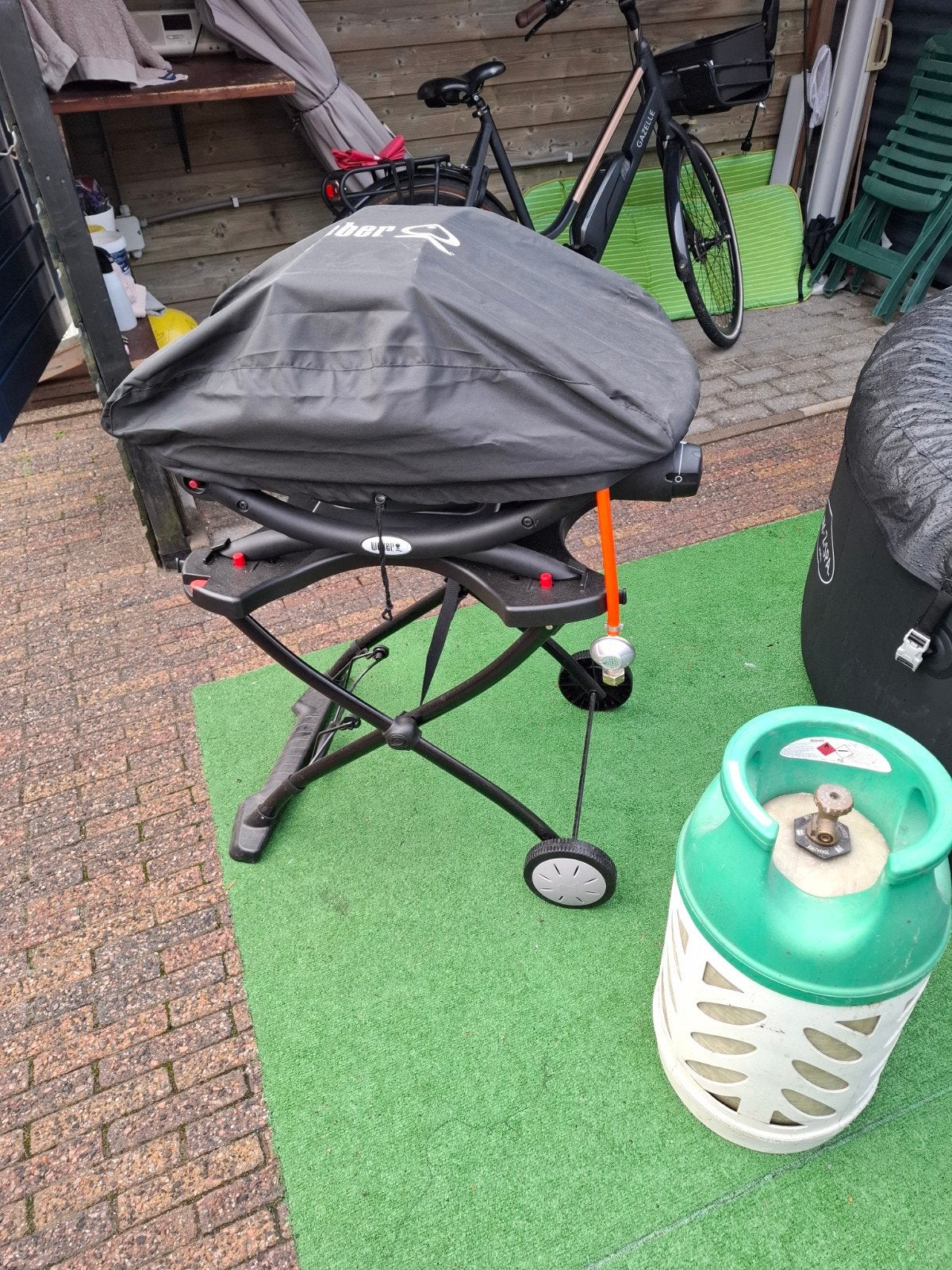 weber bbq q2000, Ophalen, Zo goed als nieuw