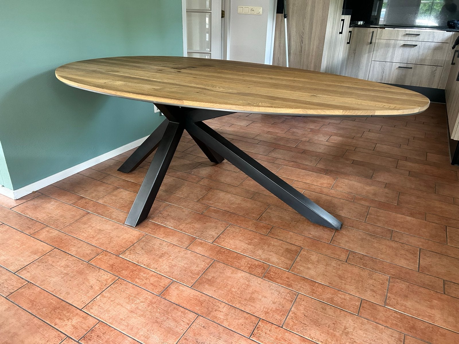 Mango eettafel met metalen onderstel, Huis en Inrichting, Tafels | Eettafels, Ophalen, Eikenhout, 100 tot 150 cm, Zo goed als nieuw