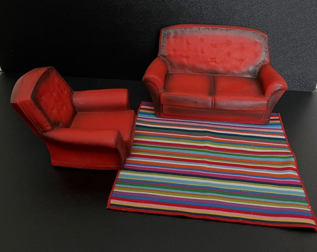 Barbie / Sindy woonkamer: sofa, fauteuil, vloerkleed- rood, Ophalen, Gebruikt, Accessoires