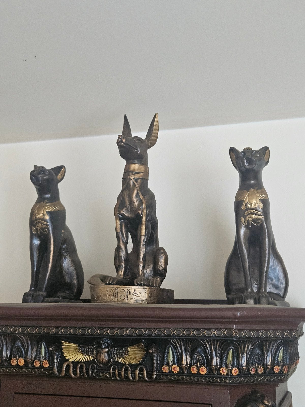 Set van 3 Egyptische beelden: Anubis en Bastet katten, Ophalen, Zo goed als nieuw, Dier