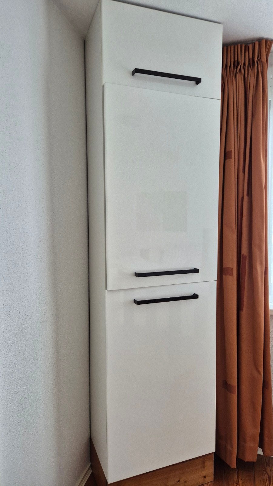 Hoge witte kast met planken en deuren (60x220x40 cm), Huis en Inrichting, Kasten | Kledingkasten, Ophalen, 200 cm of meer, 50 tot 100 cm