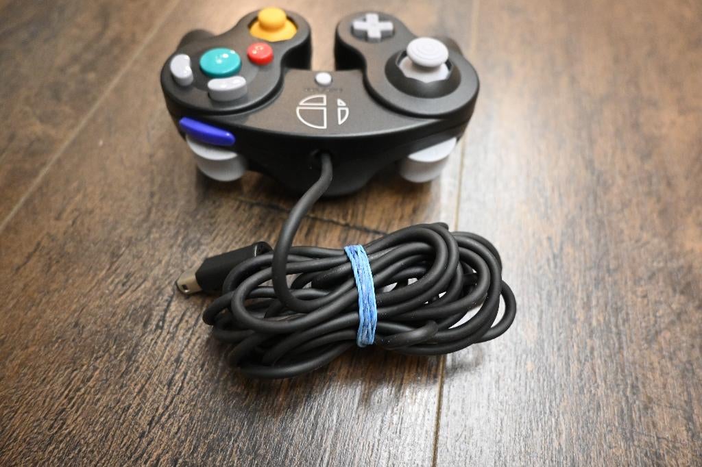Super Smash Bros Limited Edition Gamecube controller/Switch, Avontuur en Actie, 1 speler, Ophalen of Verzenden, Zo goed als nieuw