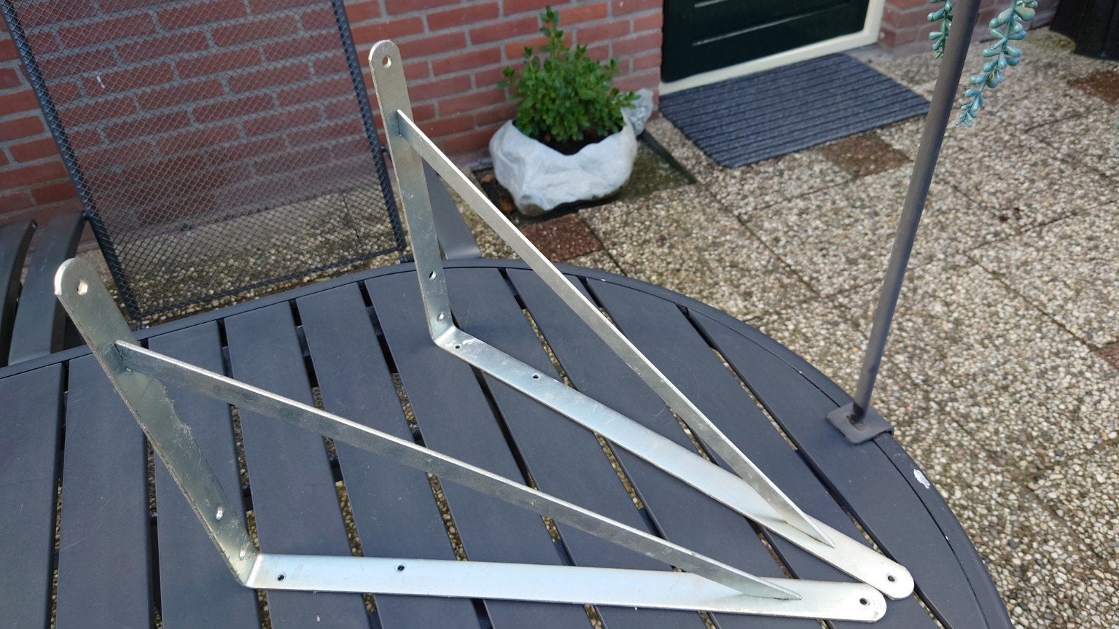 Set van 2 gegalvaniseerde plankdragers 330x500 mm, Ophalen of Verzenden, Zo goed als nieuw