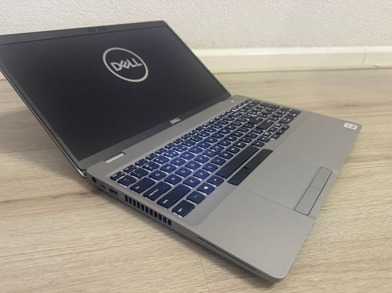 Dell core i5 10the gen/ 8.00Gb ram/ 256Gb ssd / windows 11, Ophalen of Verzenden, Zo goed als nieuw, 15 inch, SSD