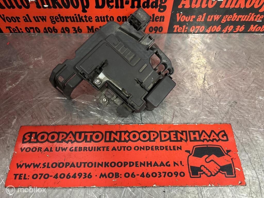 VW Polo Seat Skoda ('17-'21) Zekeringkast | 6R0937550A, Gebruikt, Volkswagen, Ophalen of Verzenden, Volkswagen