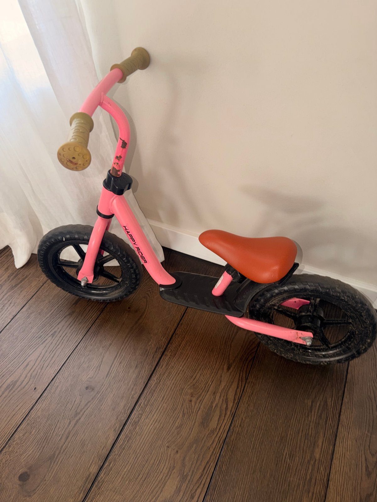 Roze loopfiets Happy Rider, Kinderen en Baby's, Speelgoed | Buiten | Voertuigen en Loopfietsen, Ophalen, Gebruikt, Loopfiets