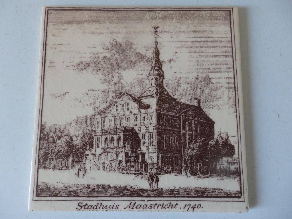 Tegel Stadhuis Maastricht, Ophalen of Verzenden, Zo goed als nieuw