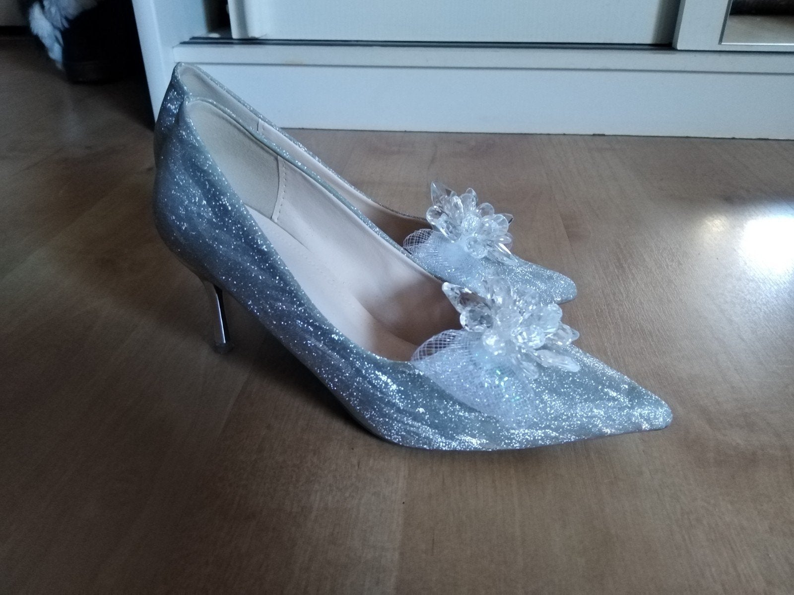 Zilverkleurige pumps met glitter, Kleding | Dames, Schoenen, Pumps, Overige kleuren, Nieuw, Ophalen of Verzenden