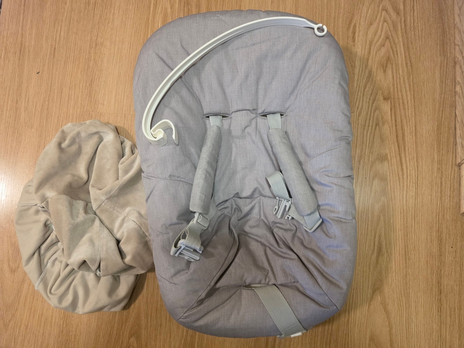 Stokke Tripp Trapp newborn set. Incl speelboog en extra hoes, Ophalen, Zo goed als nieuw
